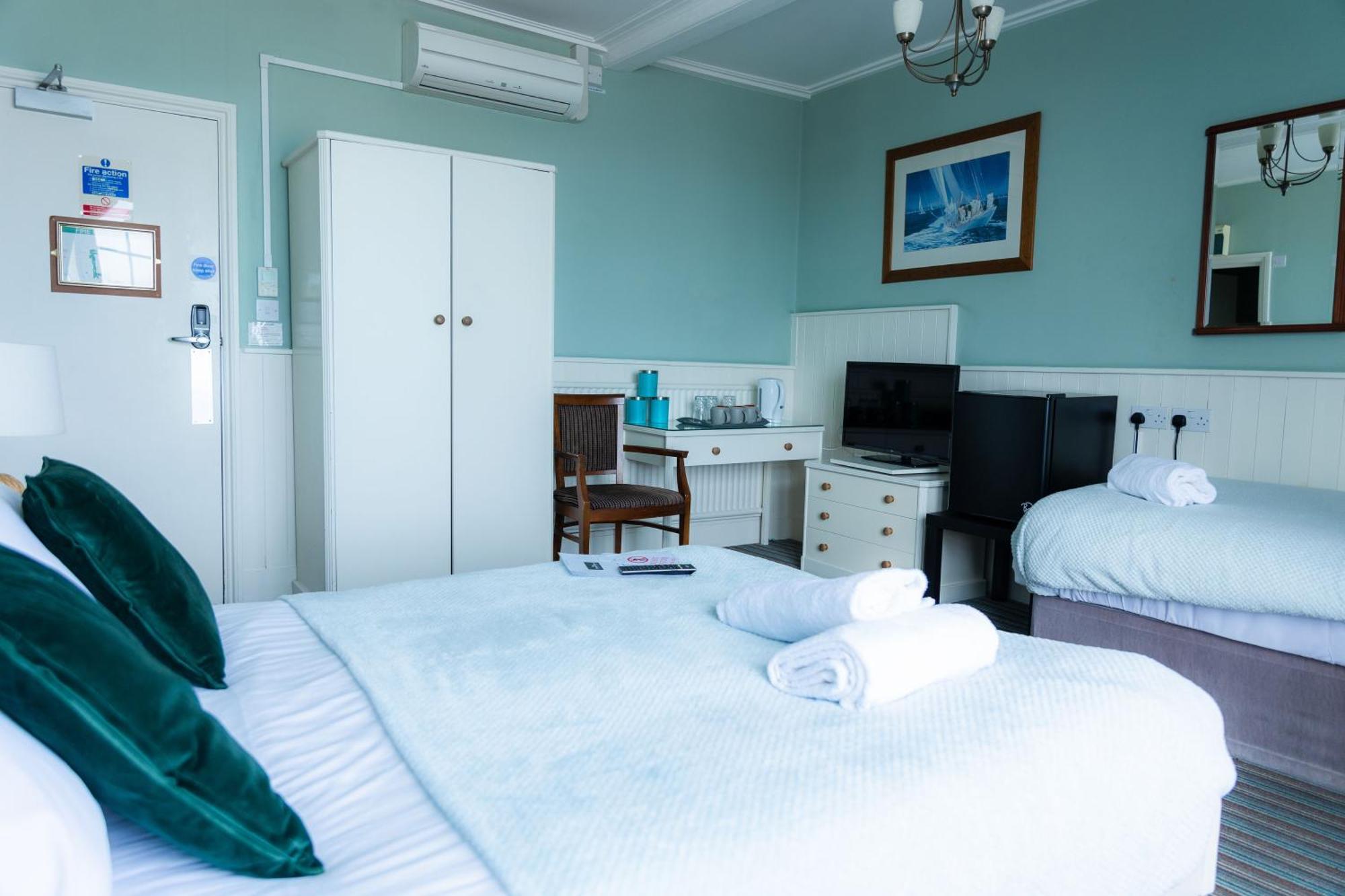 The Clarendon Hotel เดล ภายนอก รูปภาพ