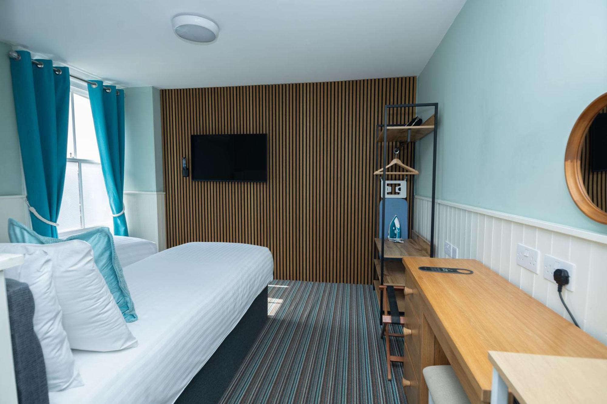 The Clarendon Hotel เดล ภายนอก รูปภาพ